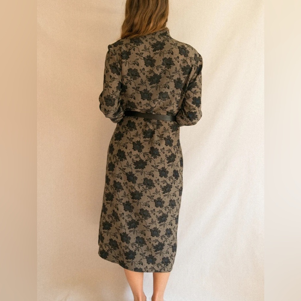 Mandarin collar dress - Picture 4 of 8